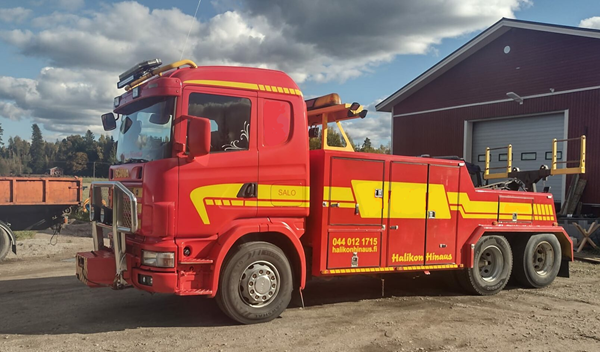 Halikon hinauksen järeä hinausauto